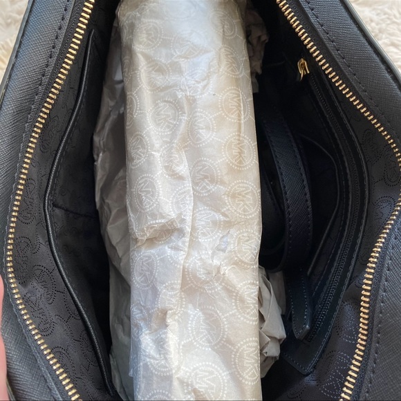 MICHAEL KORS Cindy Large Leather Dome Satchel - Picture 11 of 16